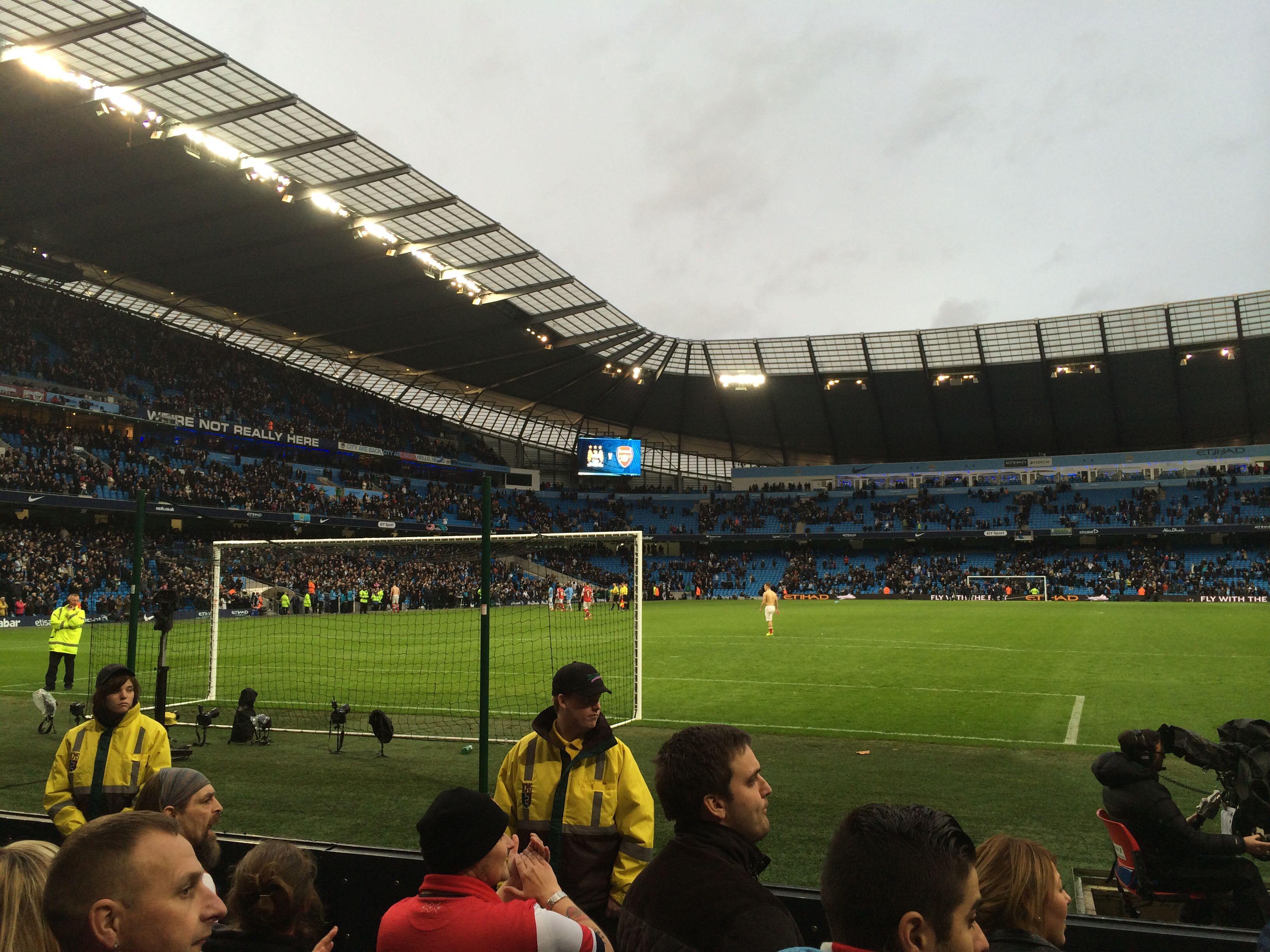 据接近车队 据接近车队