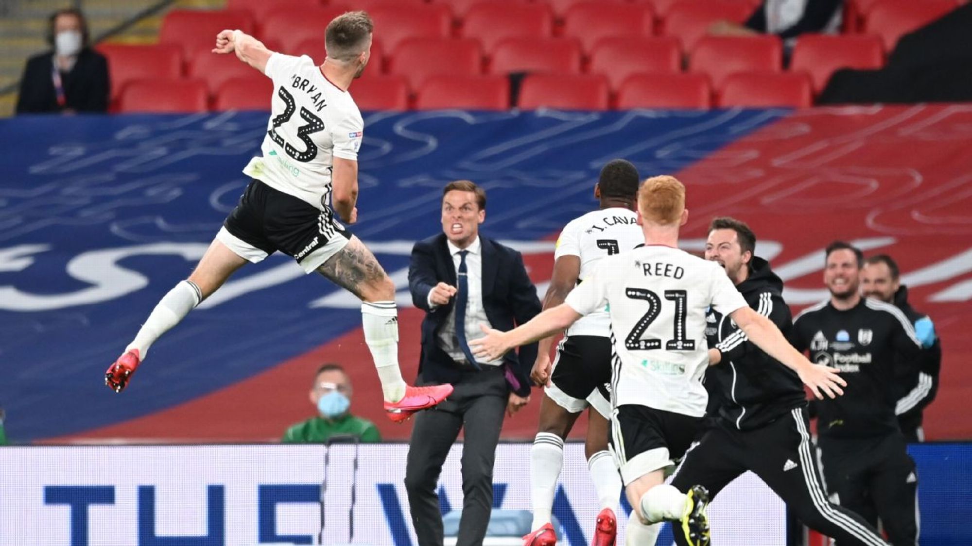 舞台上继续 舞台上继续